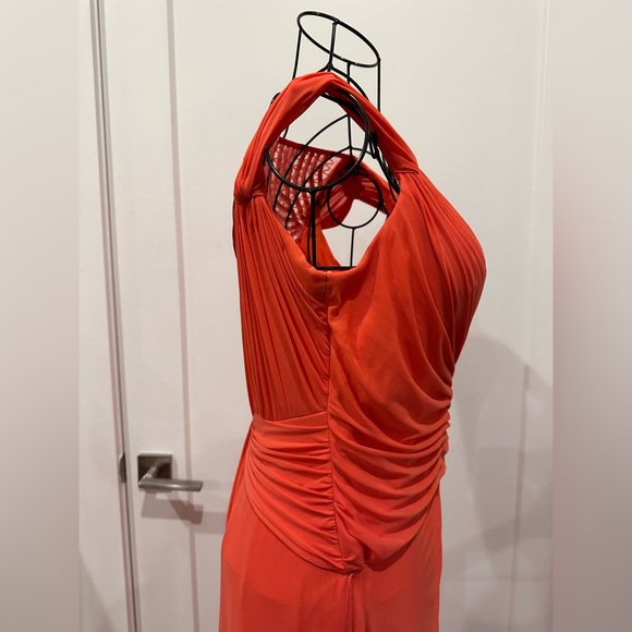 Front-ruched Coral color dress with an open back - Picture 13 of 15